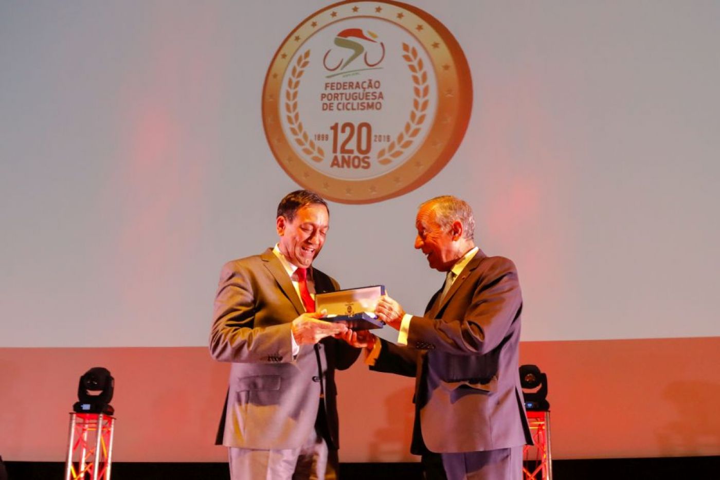 Federação Portuguesa de Ciclismo recebe Ordem do Infante D. Henrique